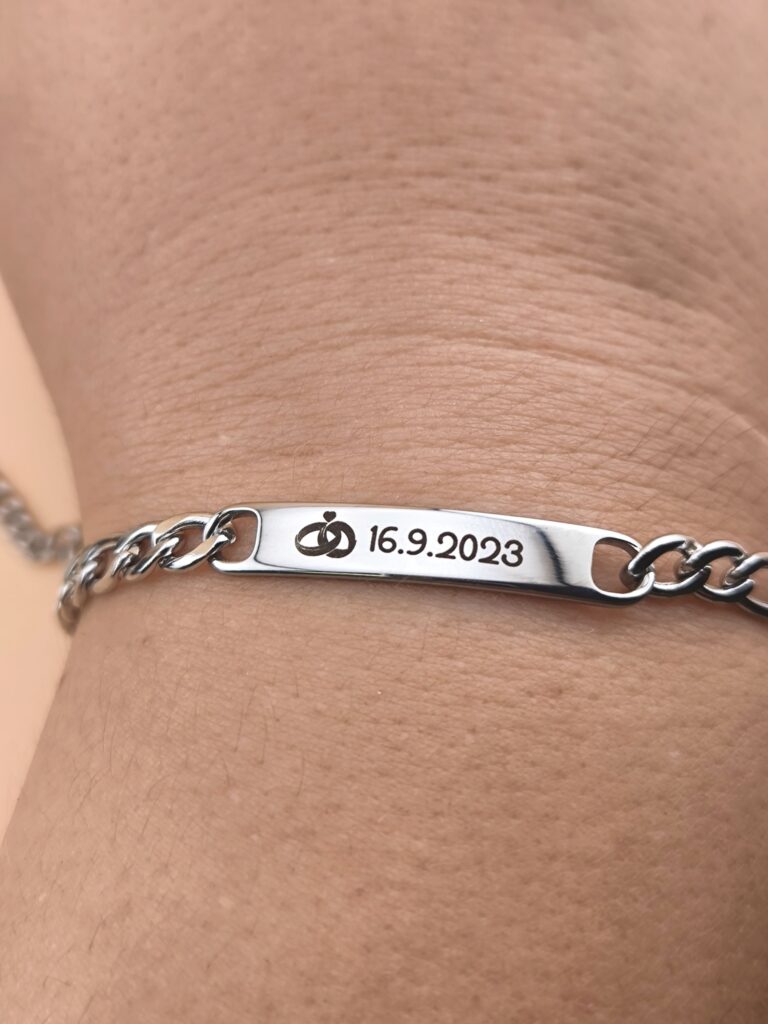 Personalized Stainless Steel Bracelet for Ladies - Imagen 3