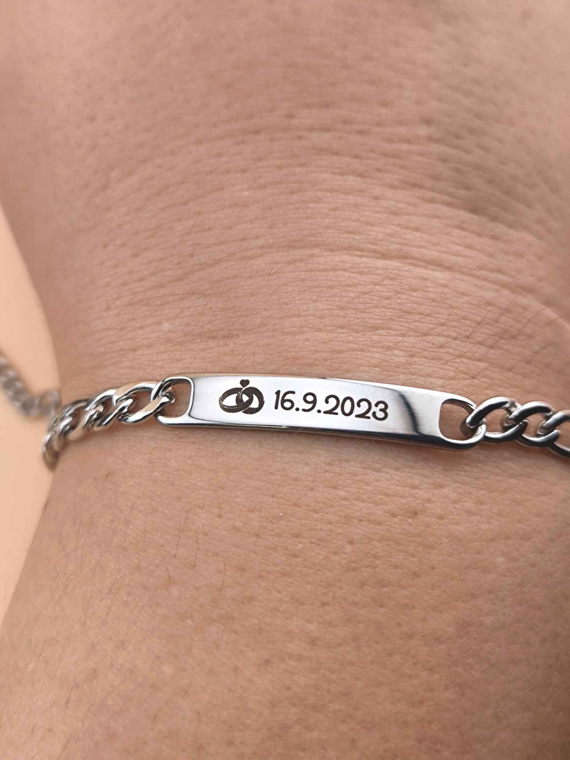 Personalized Stainless Steel Bracelet for Ladies - Imagen 3