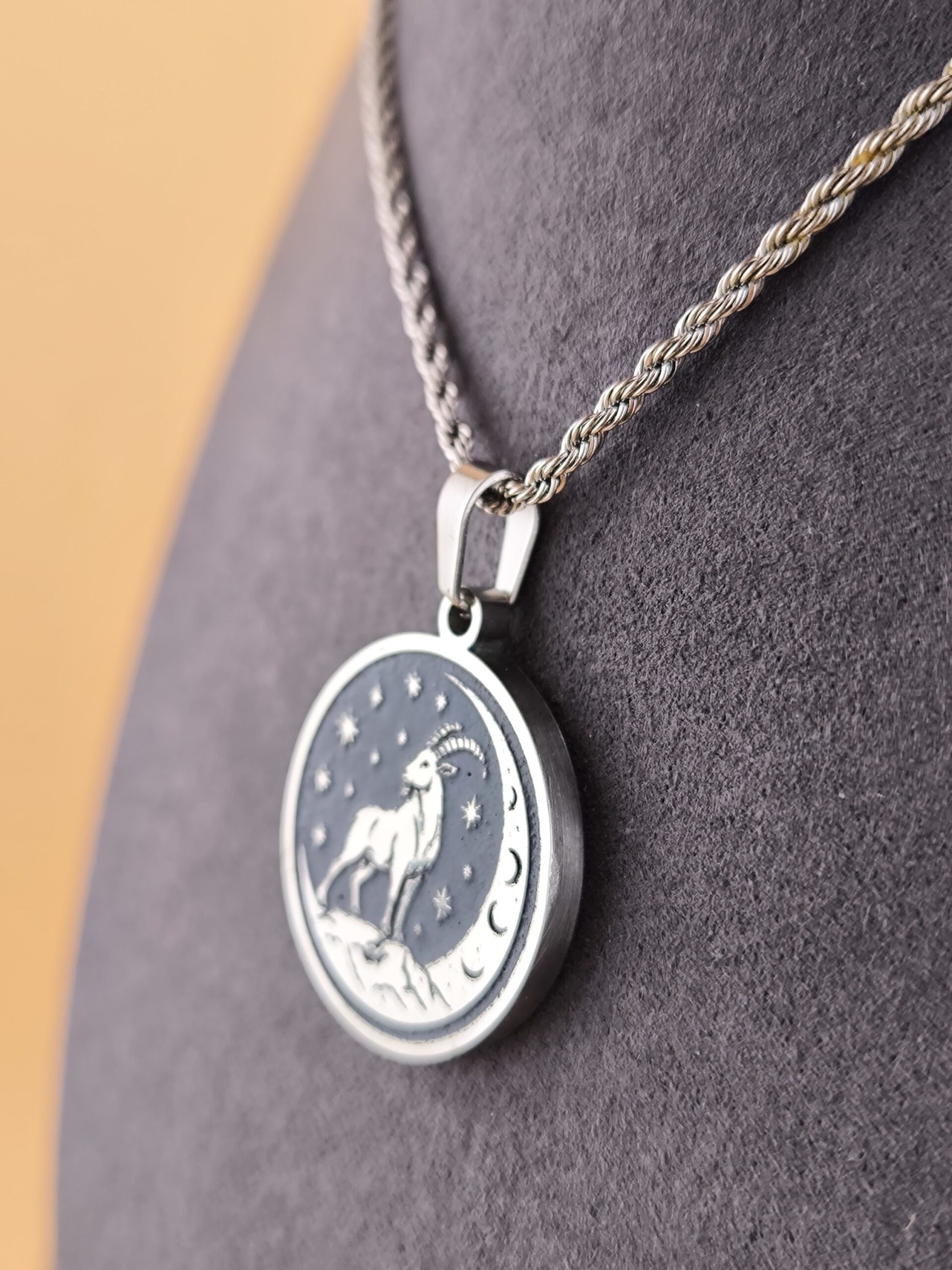 Capricorn zodiac necklace - blue - Image 8