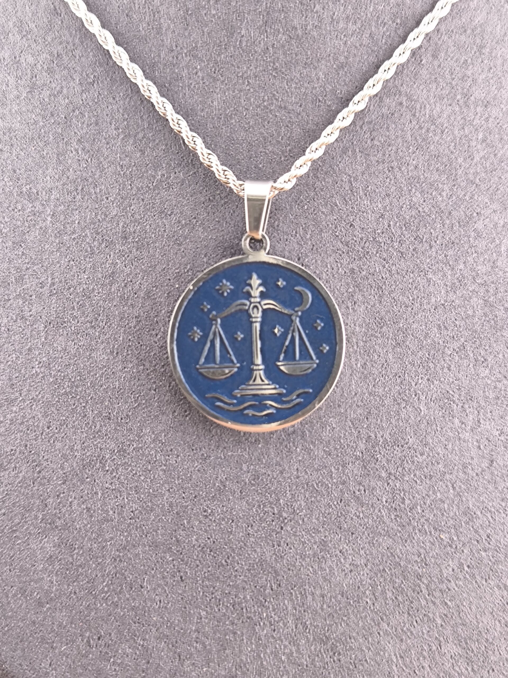 Libra zodiac necklace - blue - Imagen 5