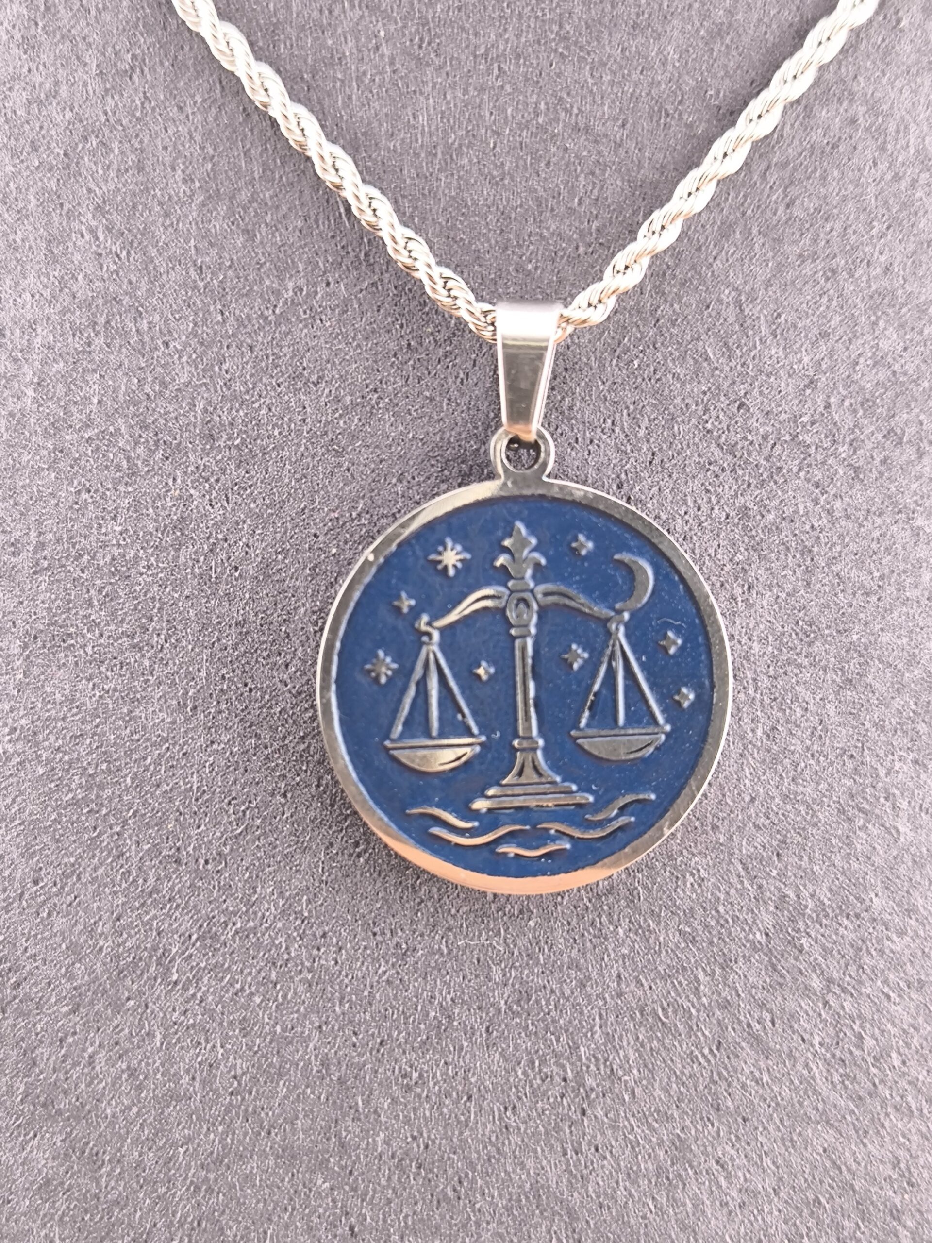 Libra zodiac necklace - blue - Imagen 4