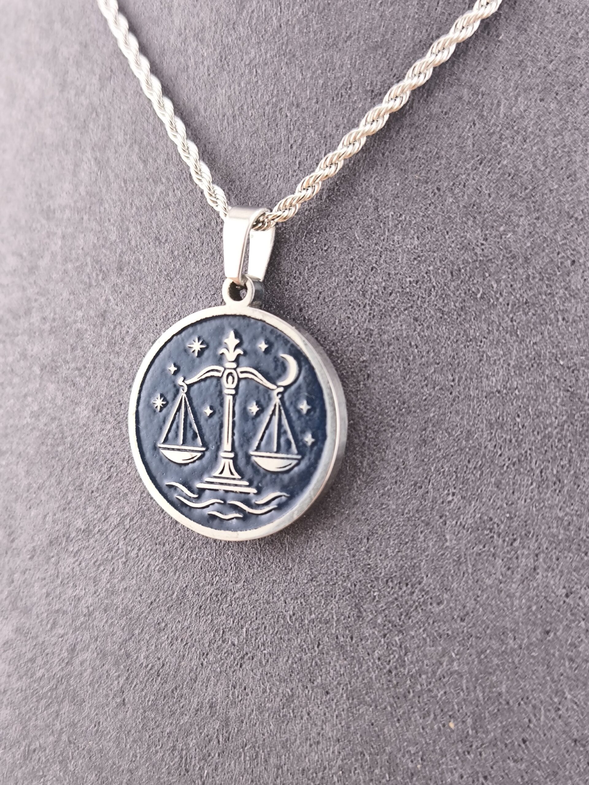 Libra zodiac necklace - blue - Imagen 2