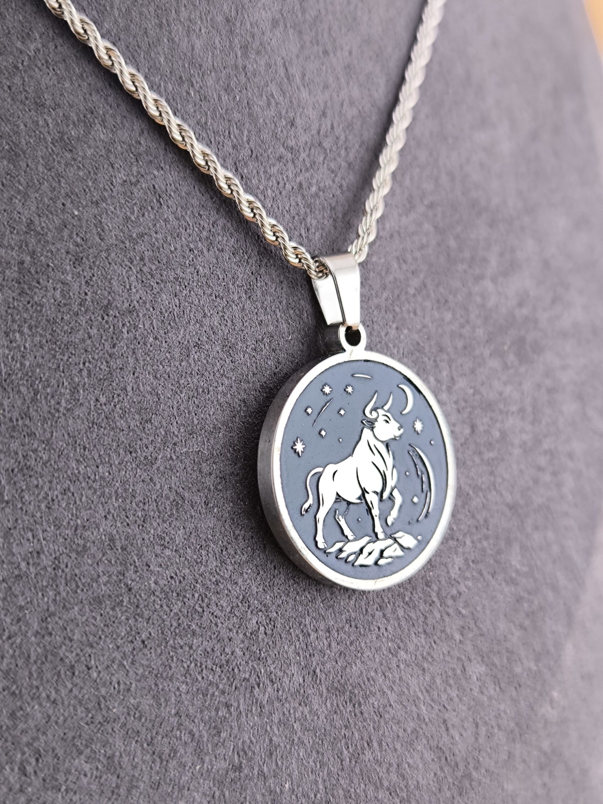 Taurus zodiac necklace - blue - Immagine 6