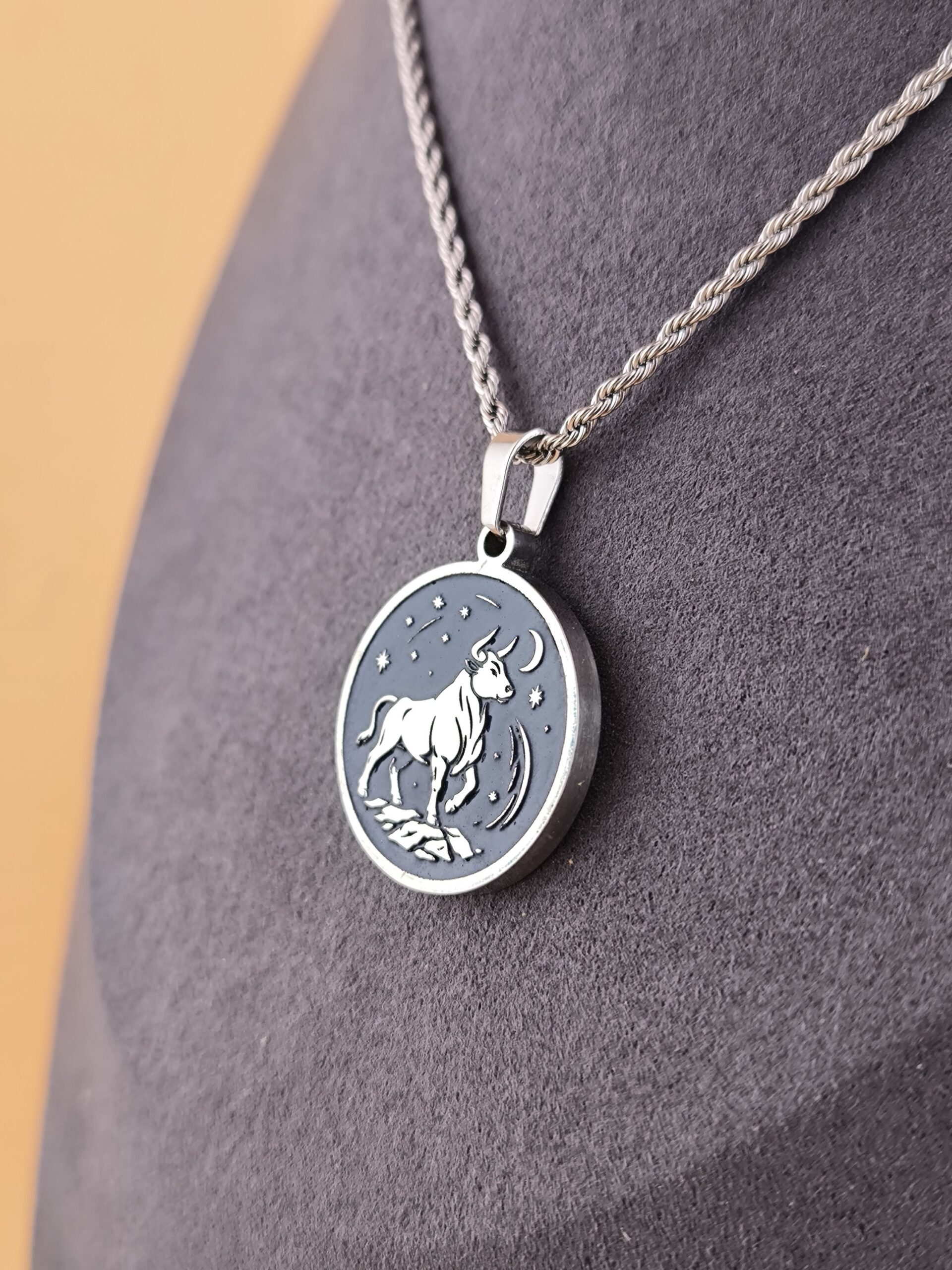 Taurus zodiac necklace - blue - Immagine 4