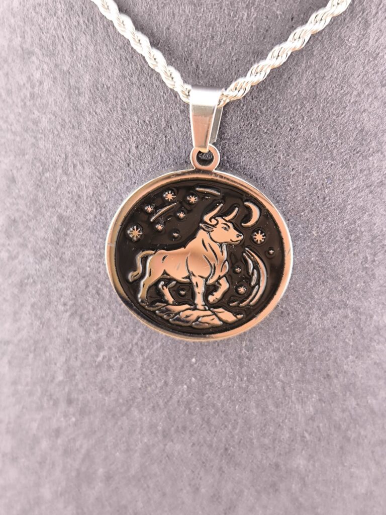 Taurus zodiac necklace - black - Imagem 9