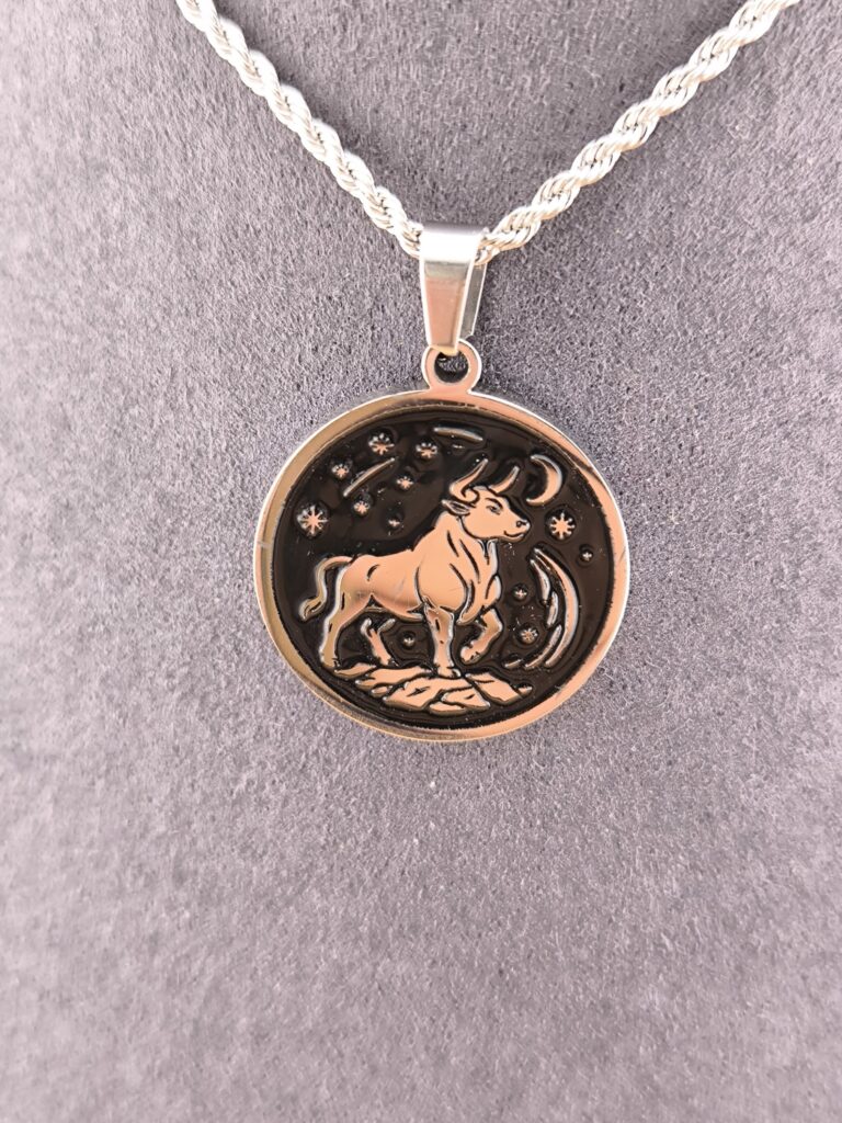 Taurus zodiac necklace - black - Imagem 4