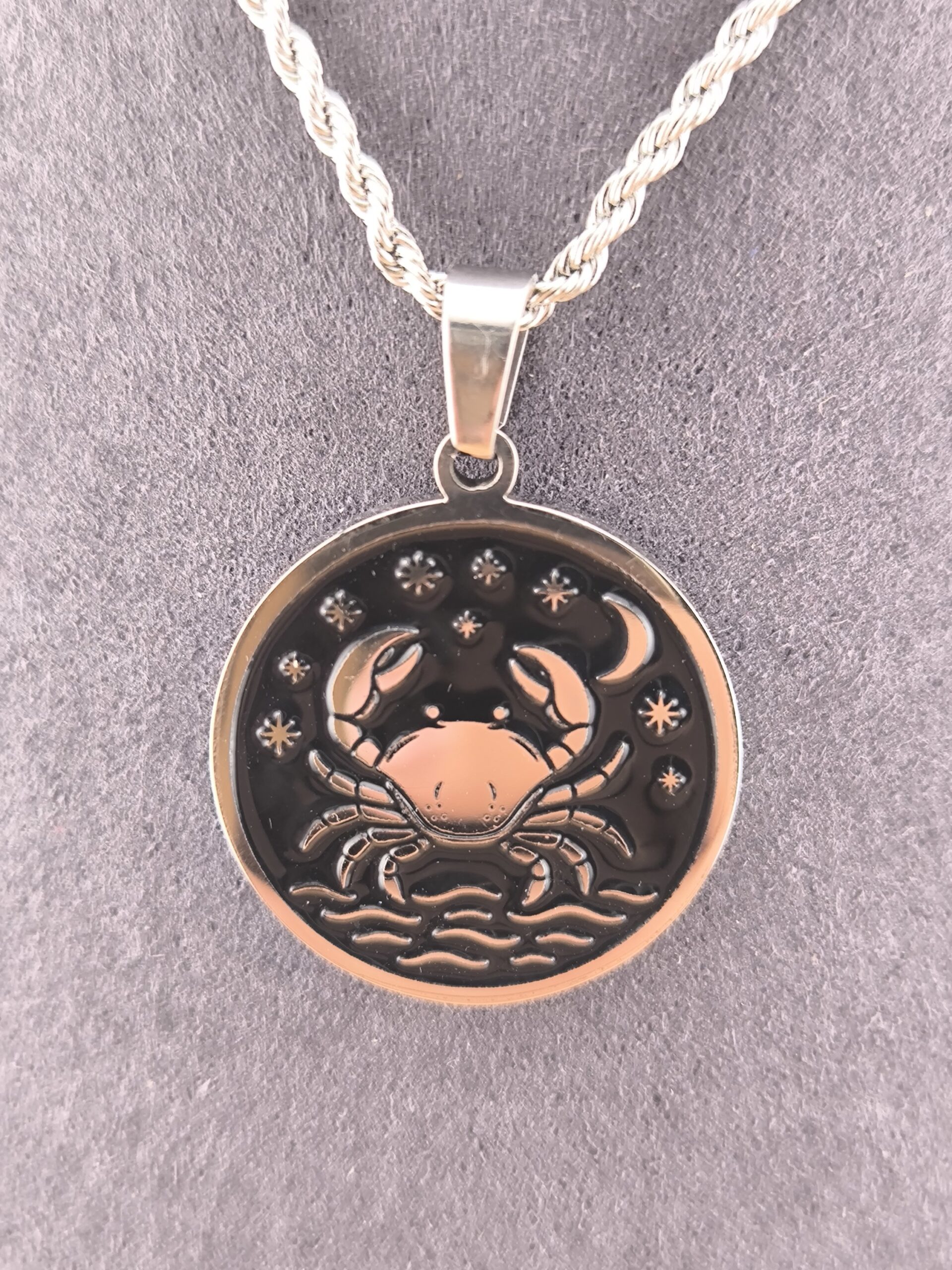 Cancer zodiac necklace – black - Image 2