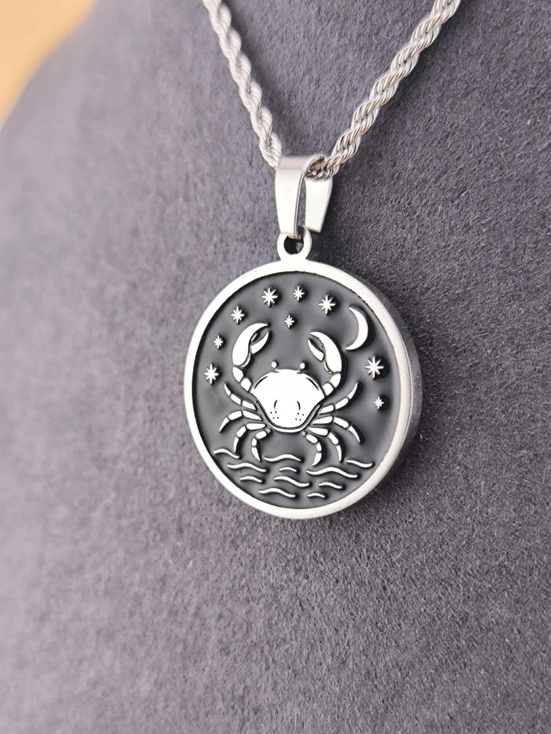 Cancer zodiac necklace – black - Image 5