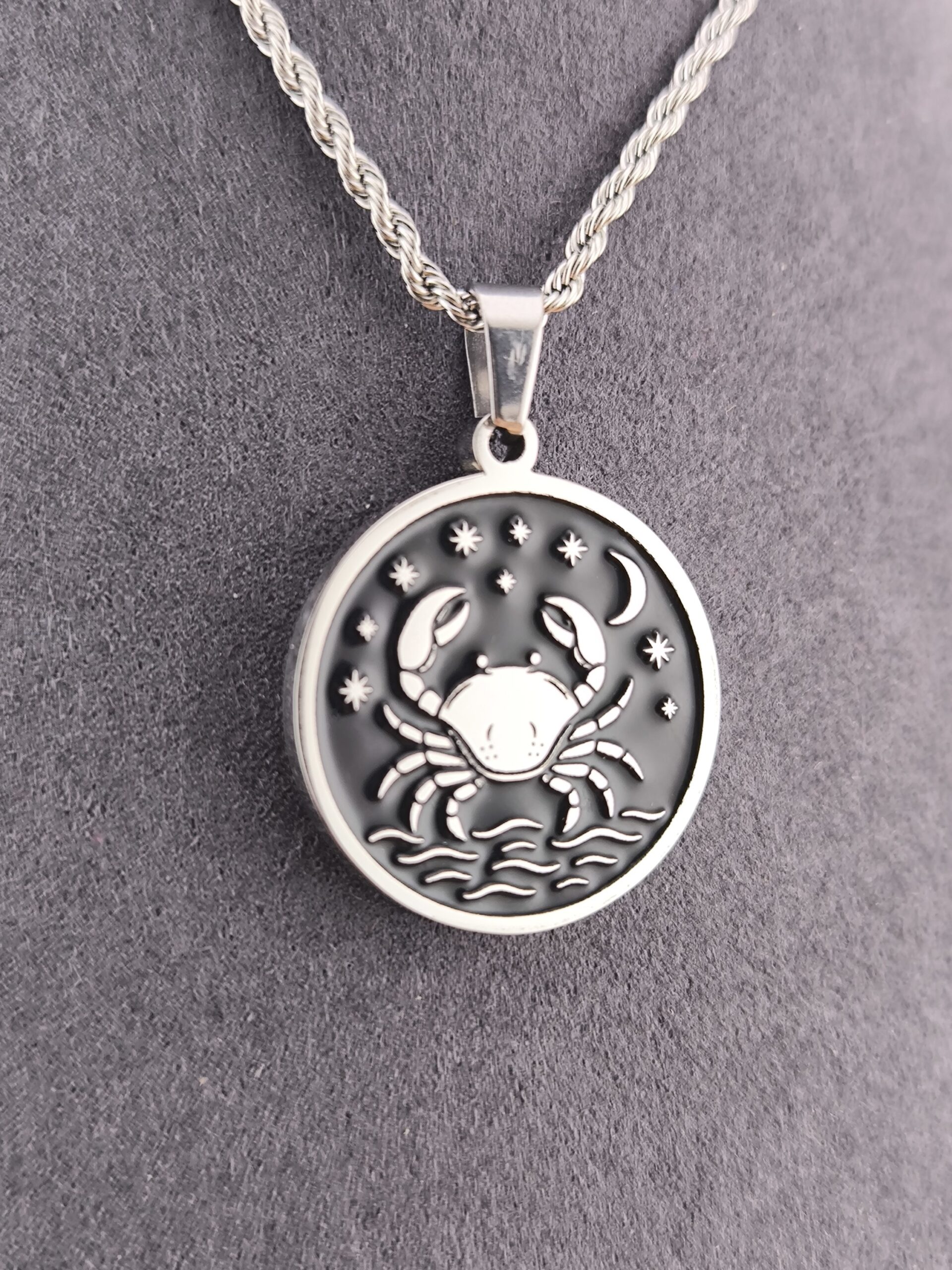 Cancer zodiac necklace – black - Image 4