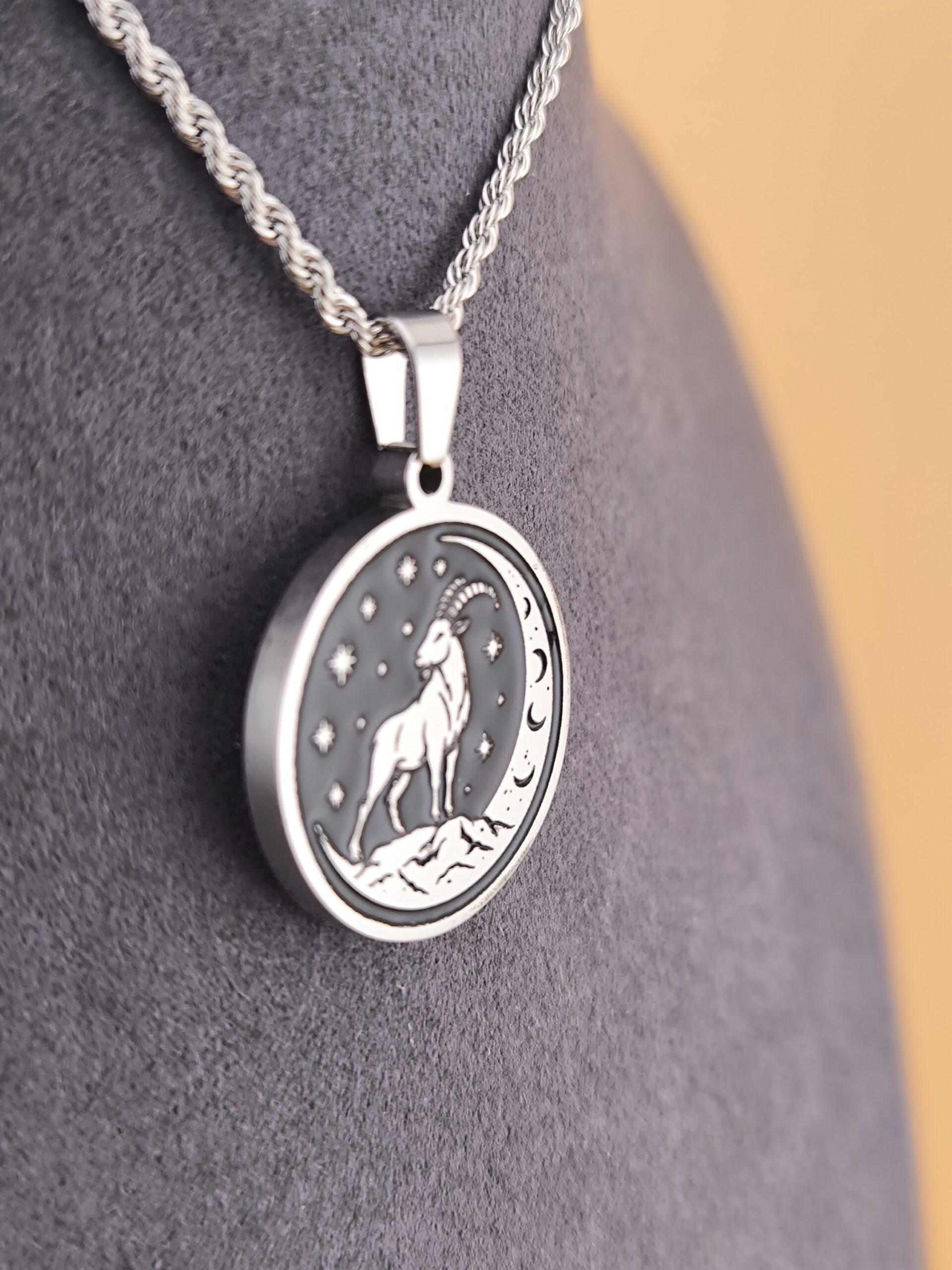 Capricorn zodiac necklace - black - Image 5