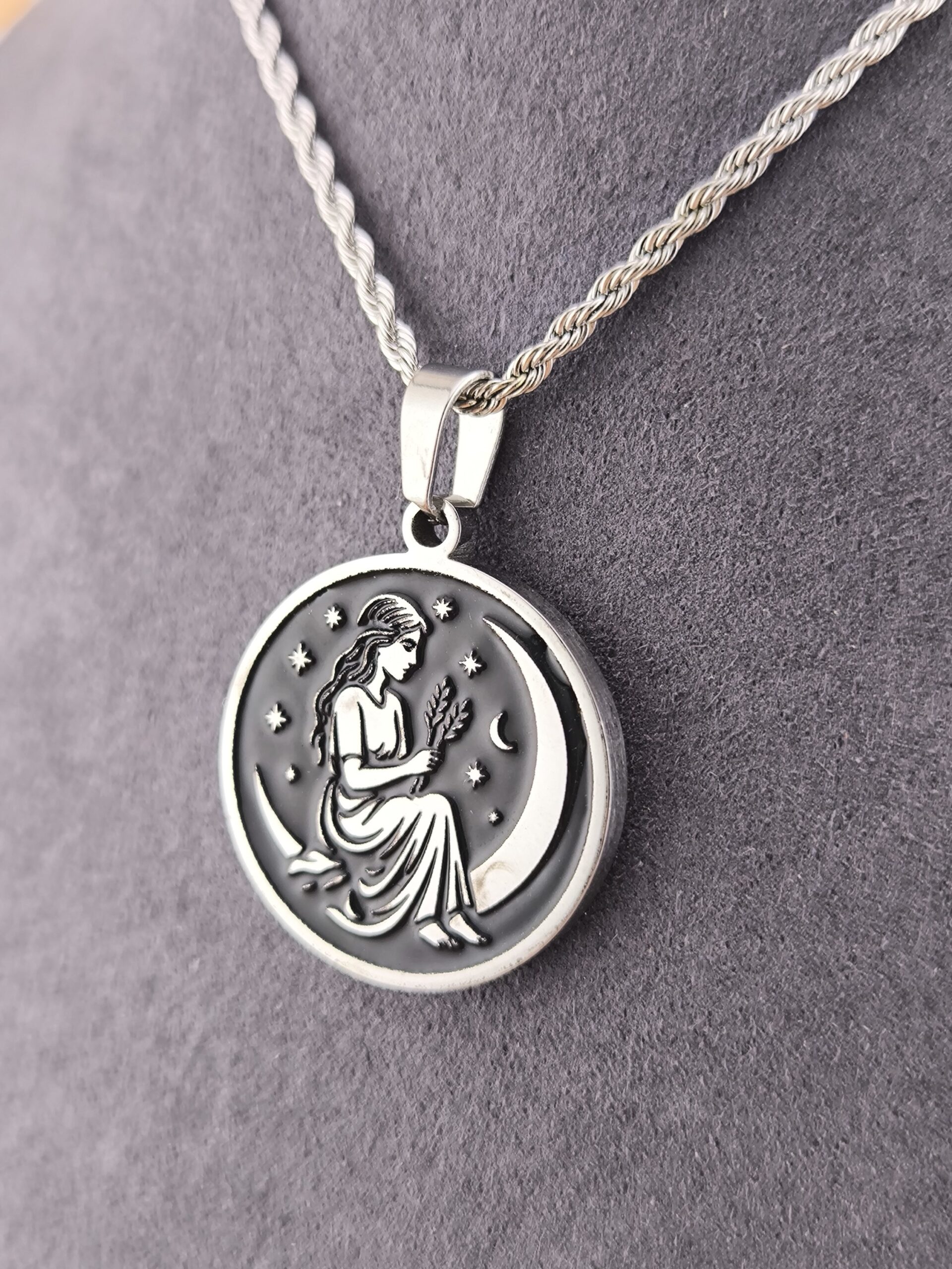 Virgo zodiac necklace – black - Imagen 6