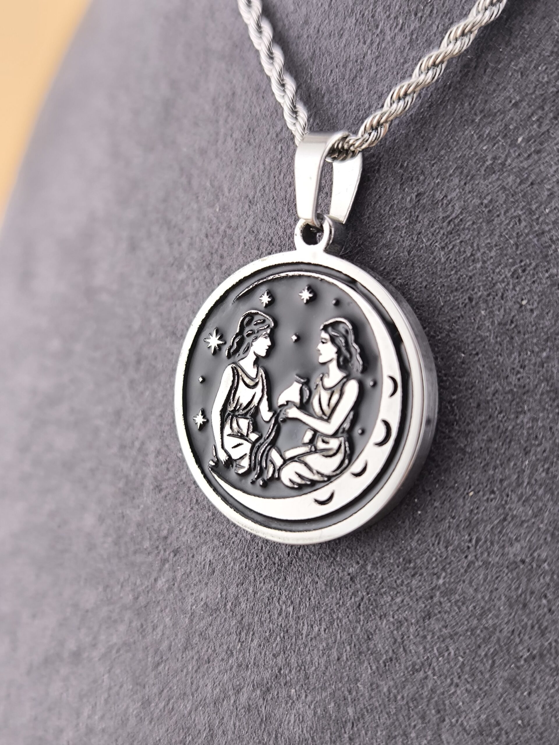 Gemini zodiac necklace - black - Imagem 2