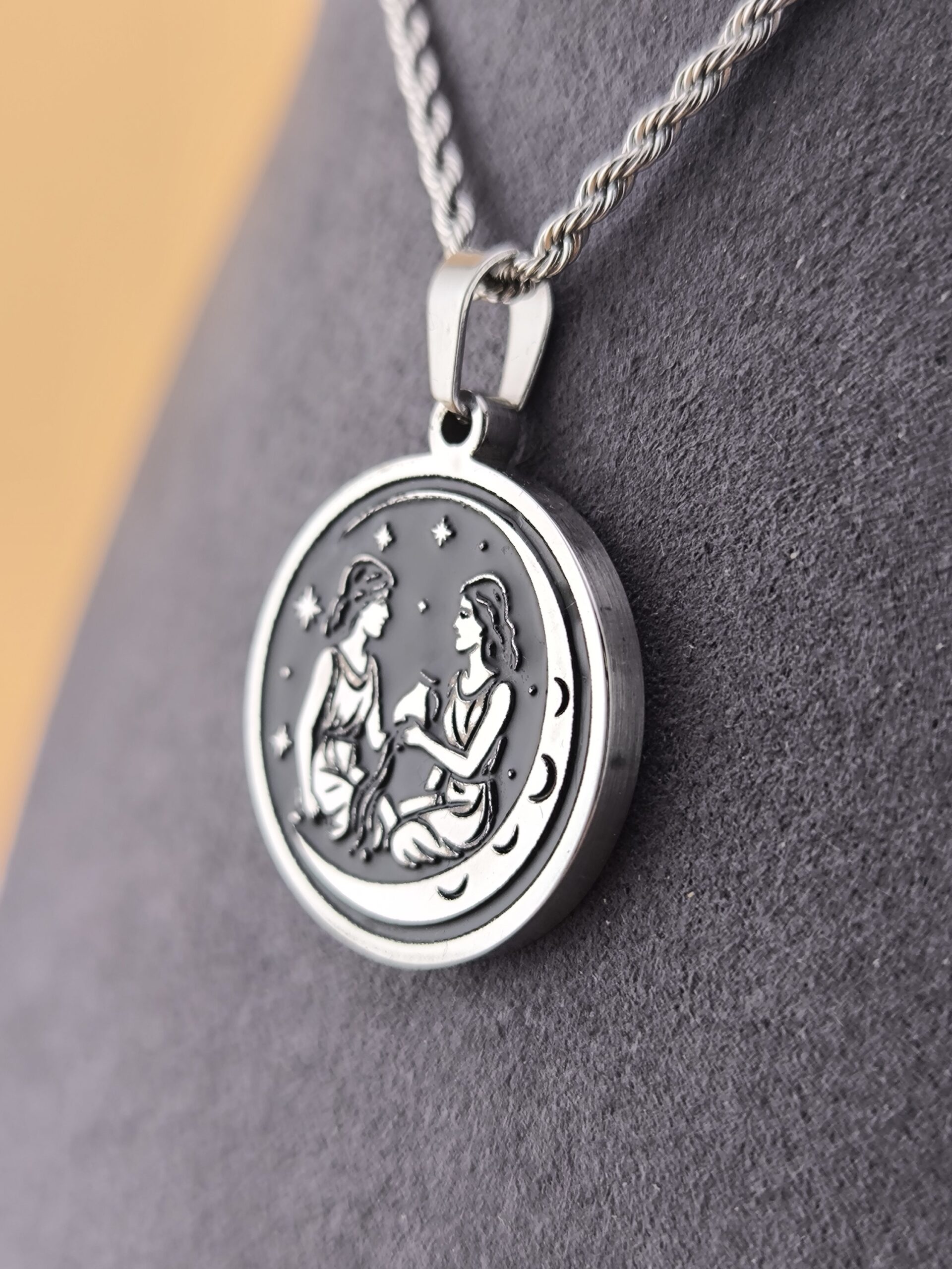Gemini zodiac necklace - black - Imagem 4