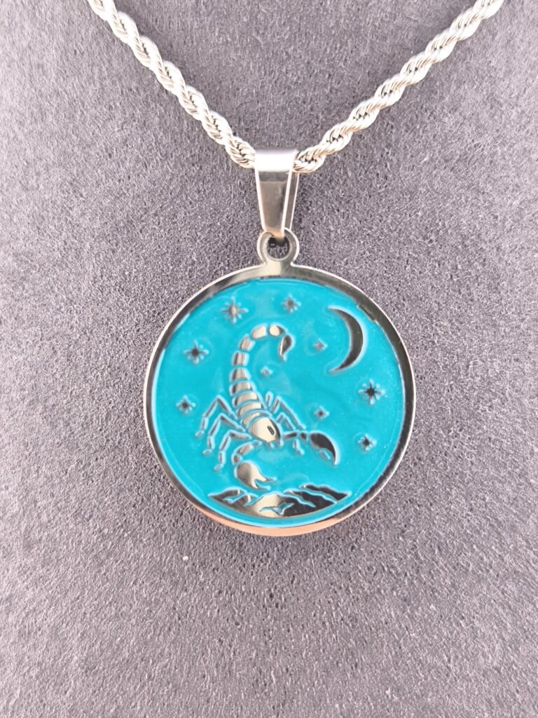 Scorpio zodiac necklace -turquoise - Imagen 4
